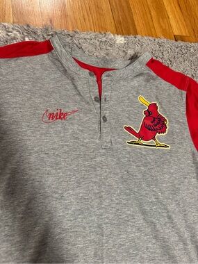Nike Men’s Vintage St. Louis Cardinal Grey Henley with Red Accents